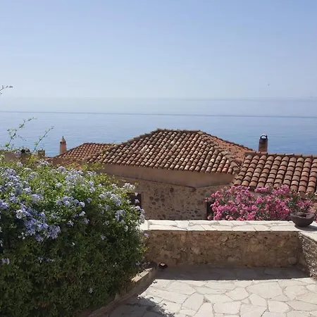 Athina モネンバシア