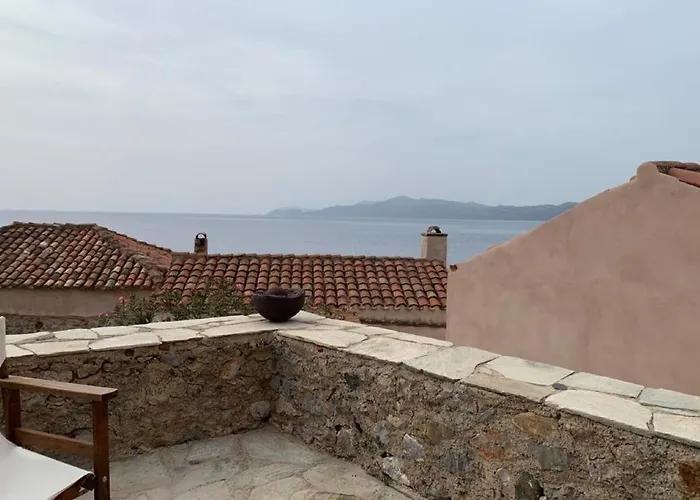 Athina Монемвазия